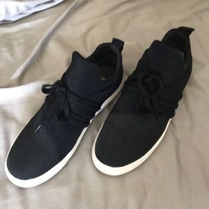 Steve Madden Lander shoe